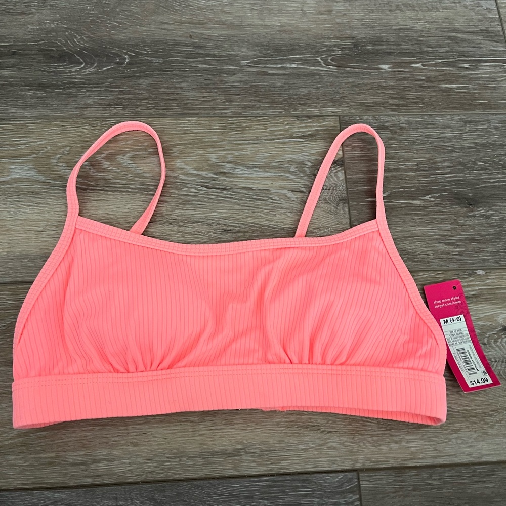 Size medium target hot pink women’s bikini top size medium, NWT, never worn